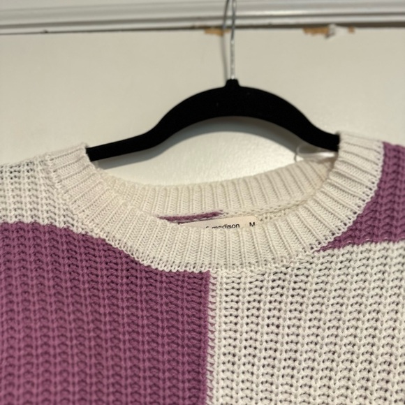 Moon And Madison Sz: M  White & Purple Checkered Long Sleeve Cropped Sweater - Picture 10 of 10